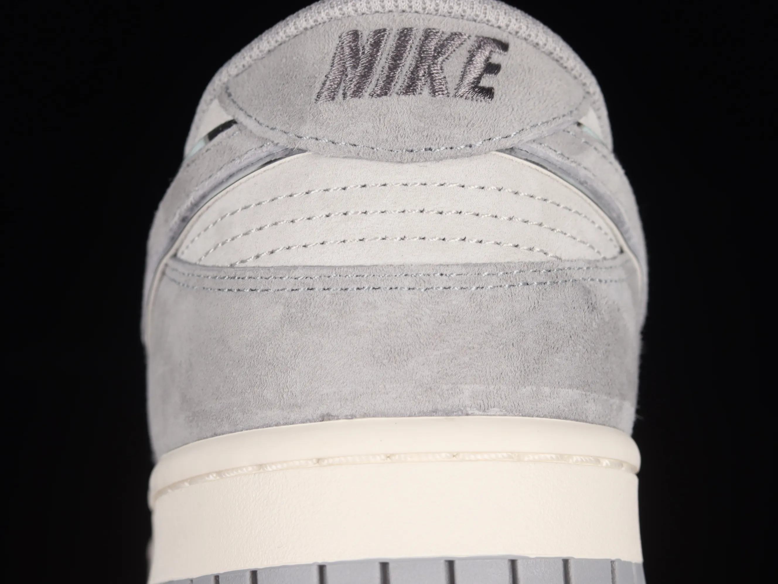 All Categories Nk SB Dunk Series Nk SB Dunk Low Low-top sneakers Otomo Katsuhiro x Nk SB Dunk Low "Steamboy OST" Creative customization collaboration Otomo Katsuhiro joint SB low-top sports casual sneakers DA5563-011